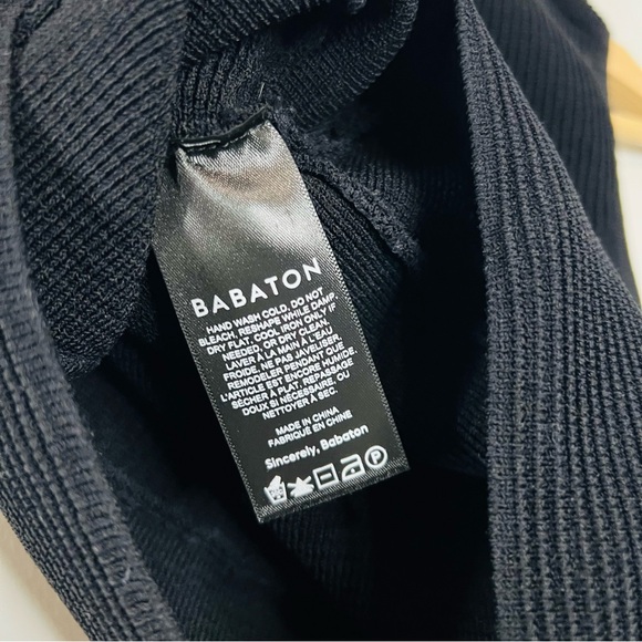 Aritzia Sculpt Knit Deep V Tank black size medium - Picture 5 of 6